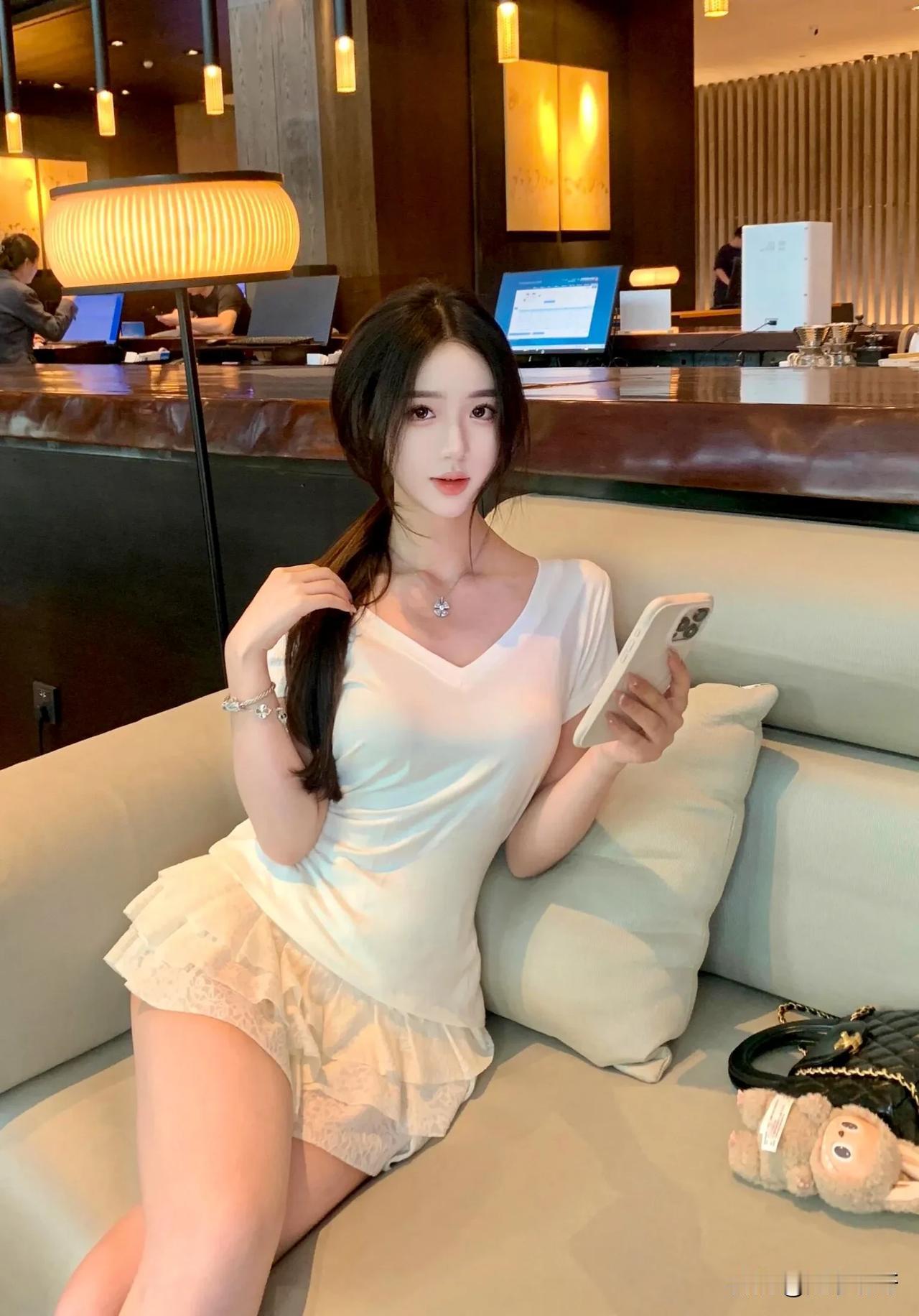 美女周末宅家的幸福时刻！女生宅家下班宅家的美女居家美女