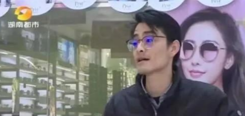 湖南长沙的女房东把男子当成了“提款机”，年年涨租。男子一心经营生意，即便心中委屈