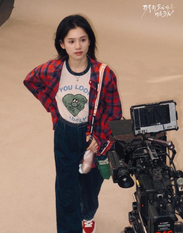 张婧仪陈靖可领衔主演的《致我那菜市场的白月光》开机！张婧仪最近接的两部剧，基本