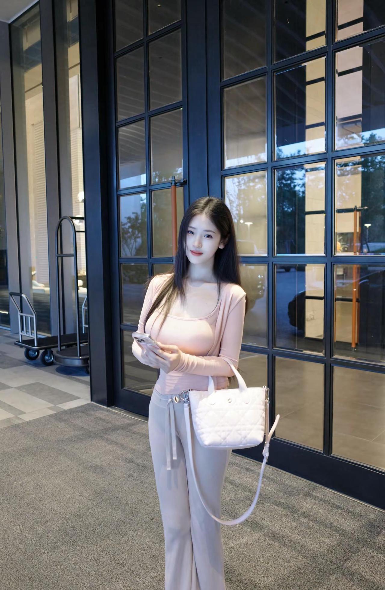 乱想是我爱你最好的证明。温柔姐姐穿搭ootd高阶穿搭松弛感穿搭拿捏
