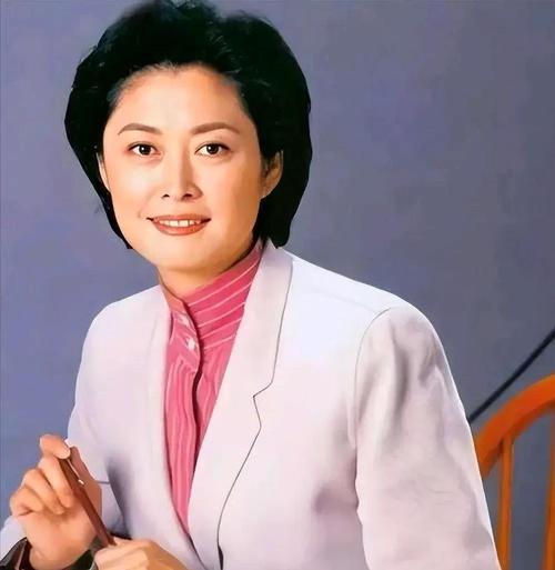 敬一丹葬礼，苏格兰女婿全程没有露面，不禁想起了王石的这张照片。敬一丹的告别