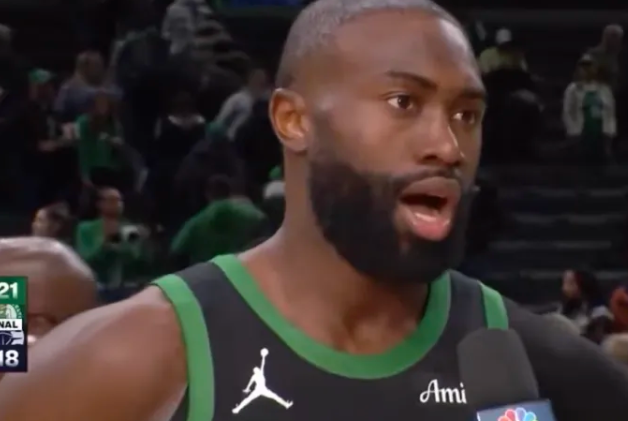 昨日NBA常规赛，凯尔特人以121-118击败快船。赛后，凯尔特人球员杰伦-布