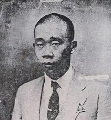 1926年，周西成掌握贵州军政大权后，提拔妹夫毛光翔为副军长。师长王家烈不满，和