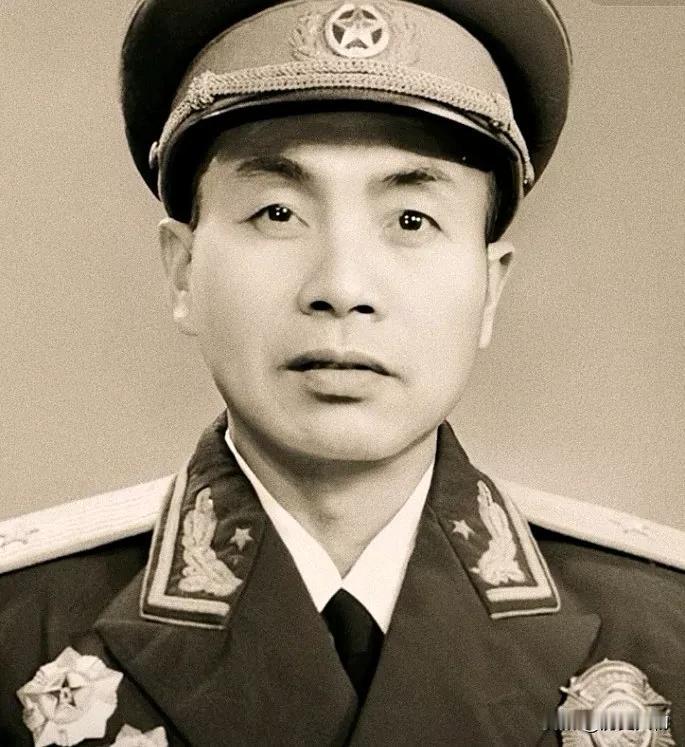 开国少将丁先国（1909年8月—2001年11月11日），湖北省麻城市乘马岗镇丁