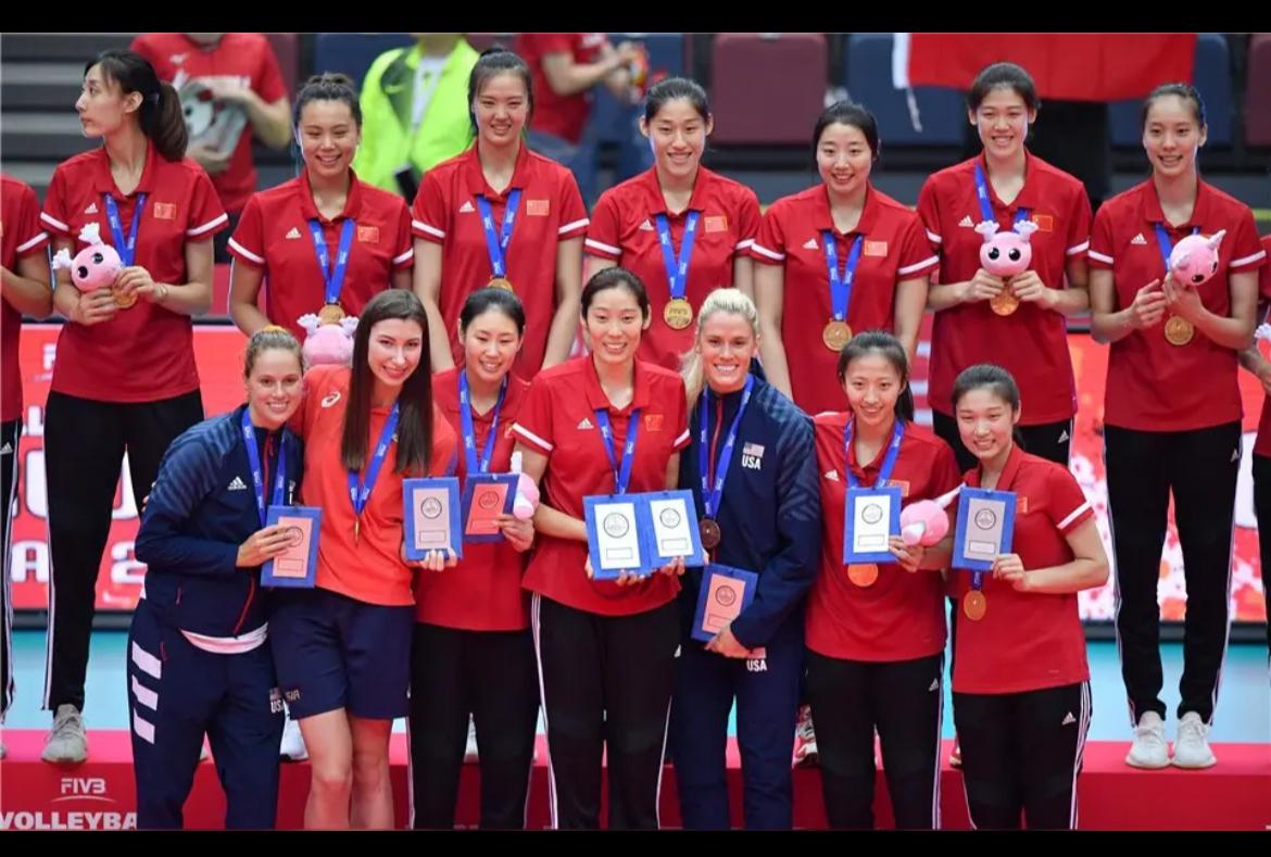 中国女排谁是最幸运的人，无疑是李盈莹。2018年，李盈莹十八岁，进入由郎平做主