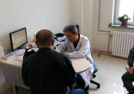 这4个症状说明“肝毒”很深, 1个方法给肝脏“洗澡”, 一试见效