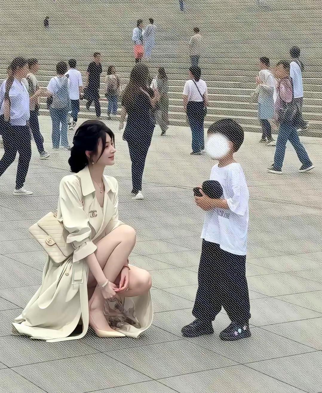 这颜值，在普通人属于天花板级别了吧！