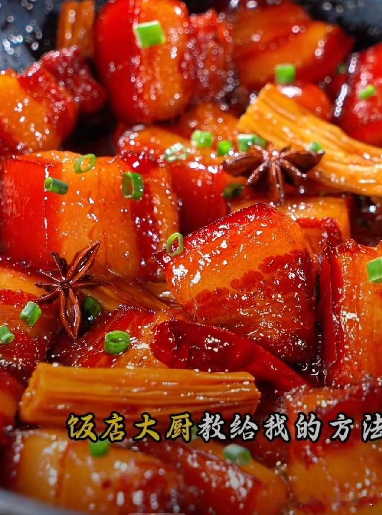 做红烧肉到底用冰糖还是白糖？这事儿我纠结老半天了！问我妈，她说冰糖好，炖出来