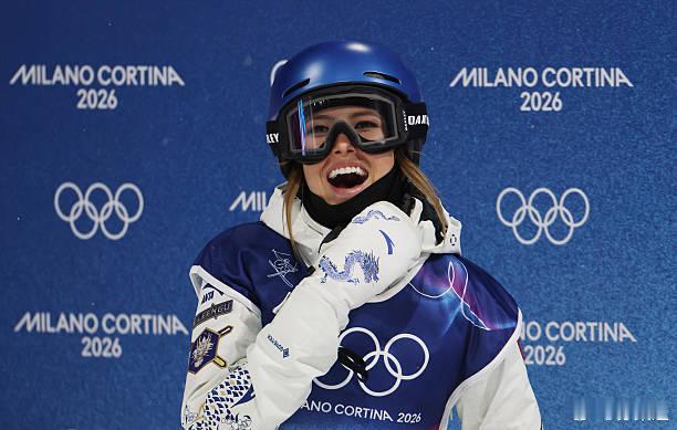 谷爱凌第二滑86.50分谷爱凌晋级u型池决赛谷爱凌凭借第二轮的顺利完成，以86.