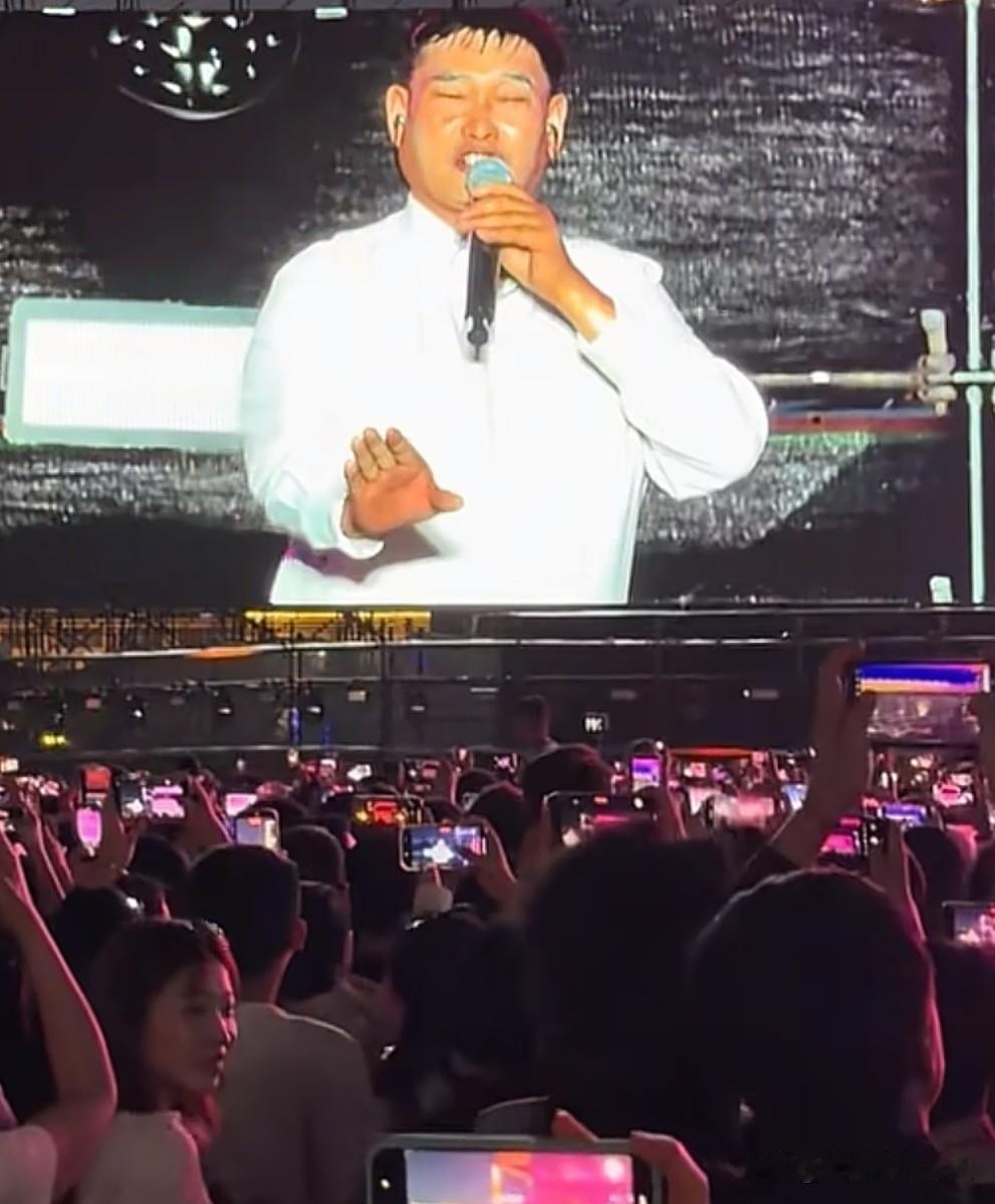 霸气登场！大衣哥化身“南天门大将军”燃爆德州音乐节。山东德州新青年音乐节火热开