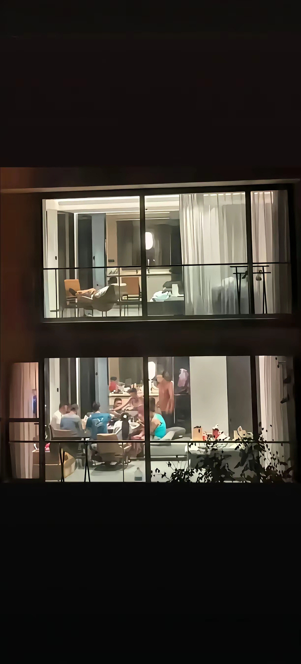 你是羡慕楼上的还是楼下的生活？
