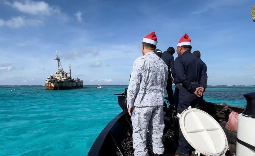 菲律宾对搁浅菲舰进行了补给。算是圣诞节之前补给，总算没饿死在船上。关于这艘破