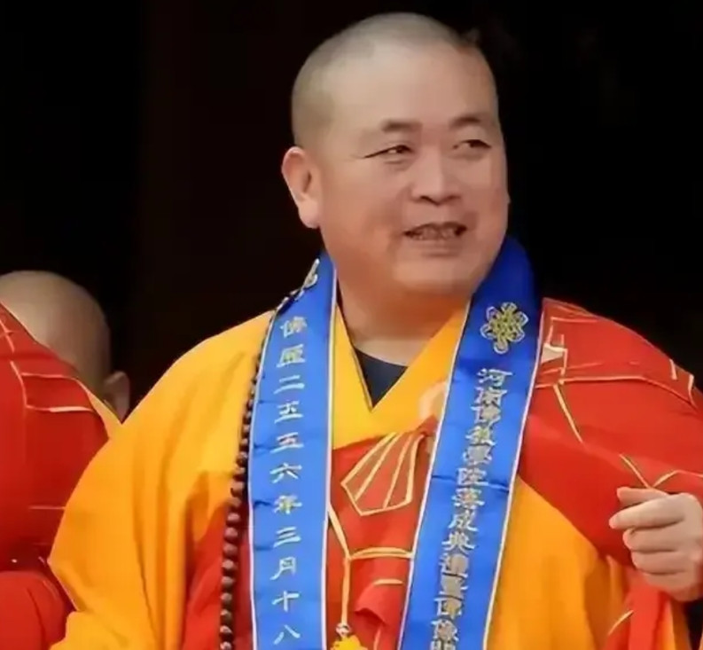 虚云与释永信，百年前的老和尚与当今的大法师，虽说念的是同一部经，但其模样和做派却