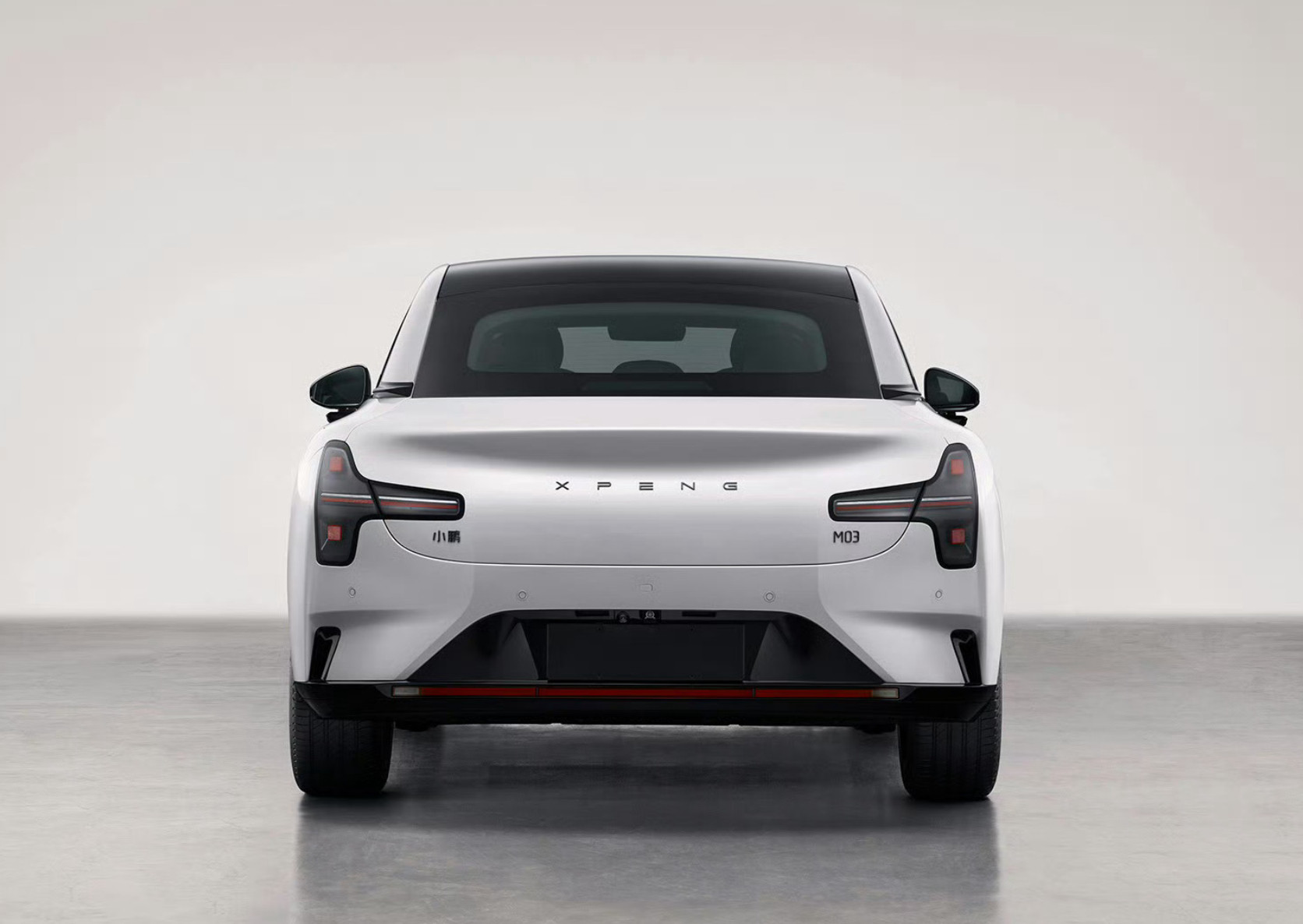 作为一台成功的车型，MONAM03的改款不太需要大动干戈，但小鹏的理念咱们都懂