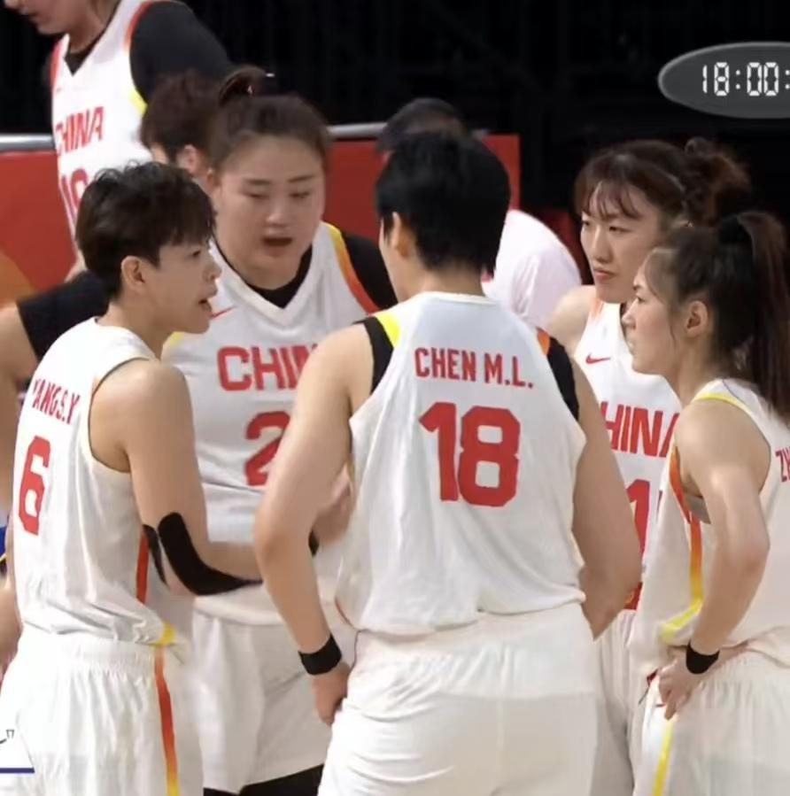 韩国女篮5分优势击败日本女篮夺冠，而中国女篮也是5分惜败韩国，单从比分来看，中日
