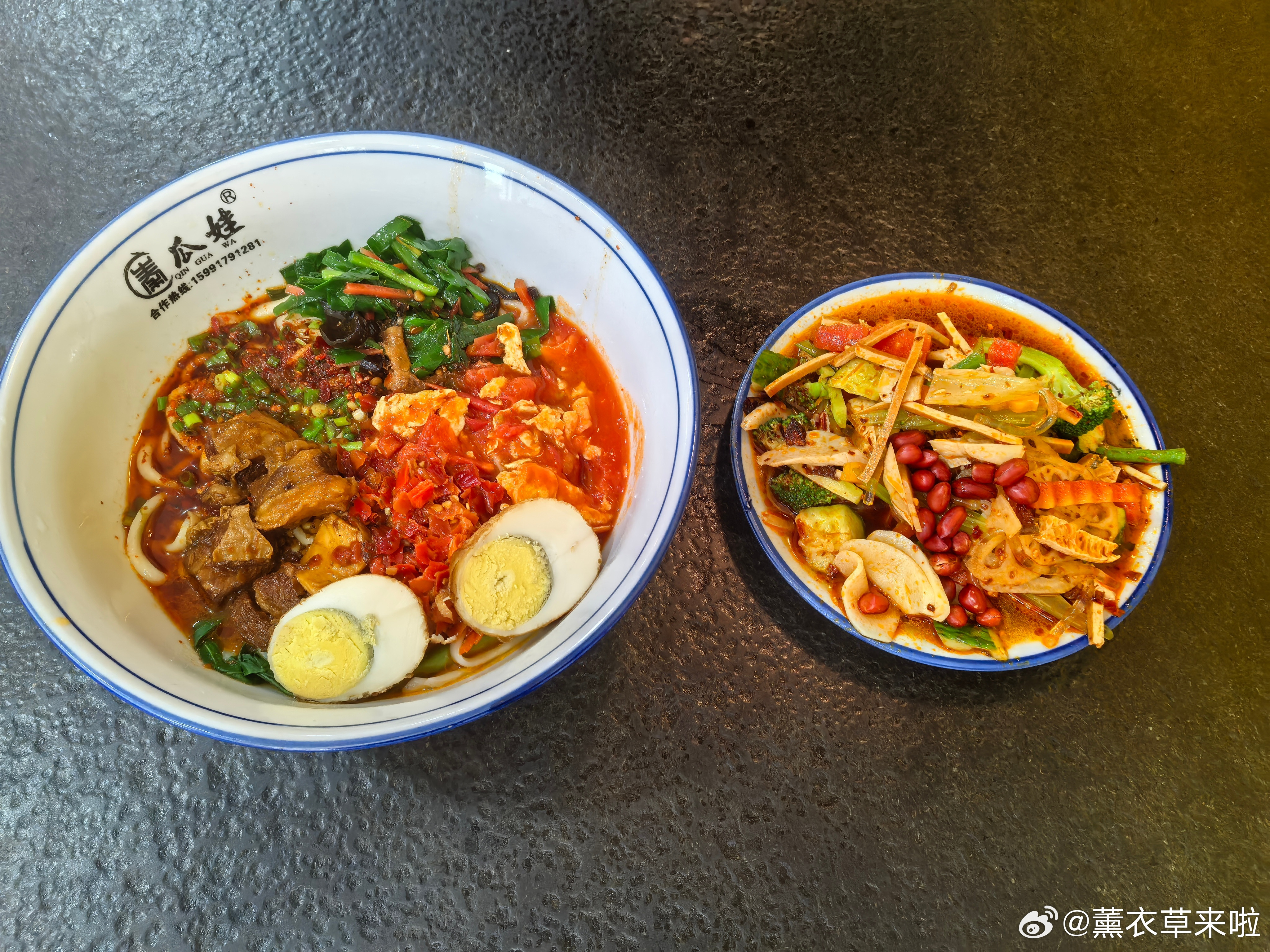 今日午餐一碗五合一油泼面，配上一盘小菜今日午餐结束！想请每个来西安的朋友吃一碗