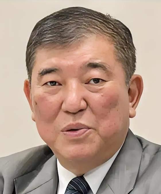快讯快讯日本最新消息9月10日，9个在野党突然凑一块儿杀到国会，举着要求书跟