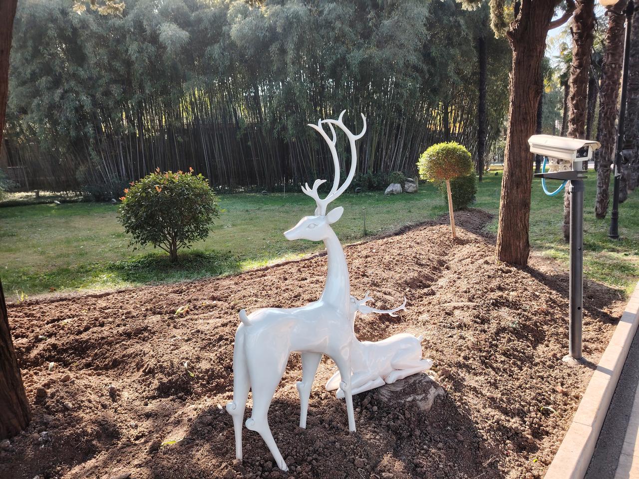 刘校长上任后，构建了完善的作业检查制度。语文、数学、外语每周布置三次作业，物理