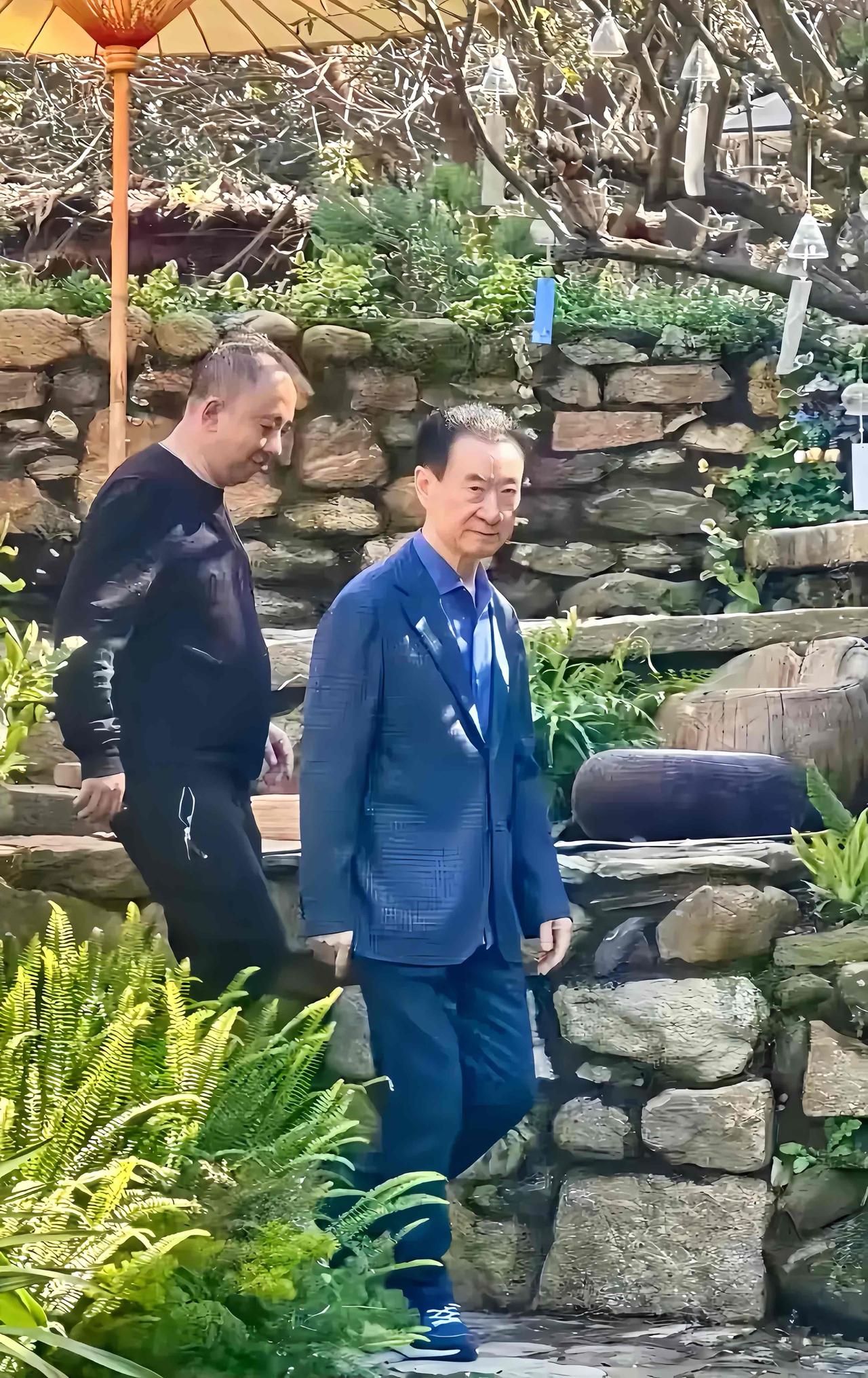 71岁的王健林，别看人瘦了，就是骨头硬，自己亏钱，也不坑底层人的血汗钱。近日