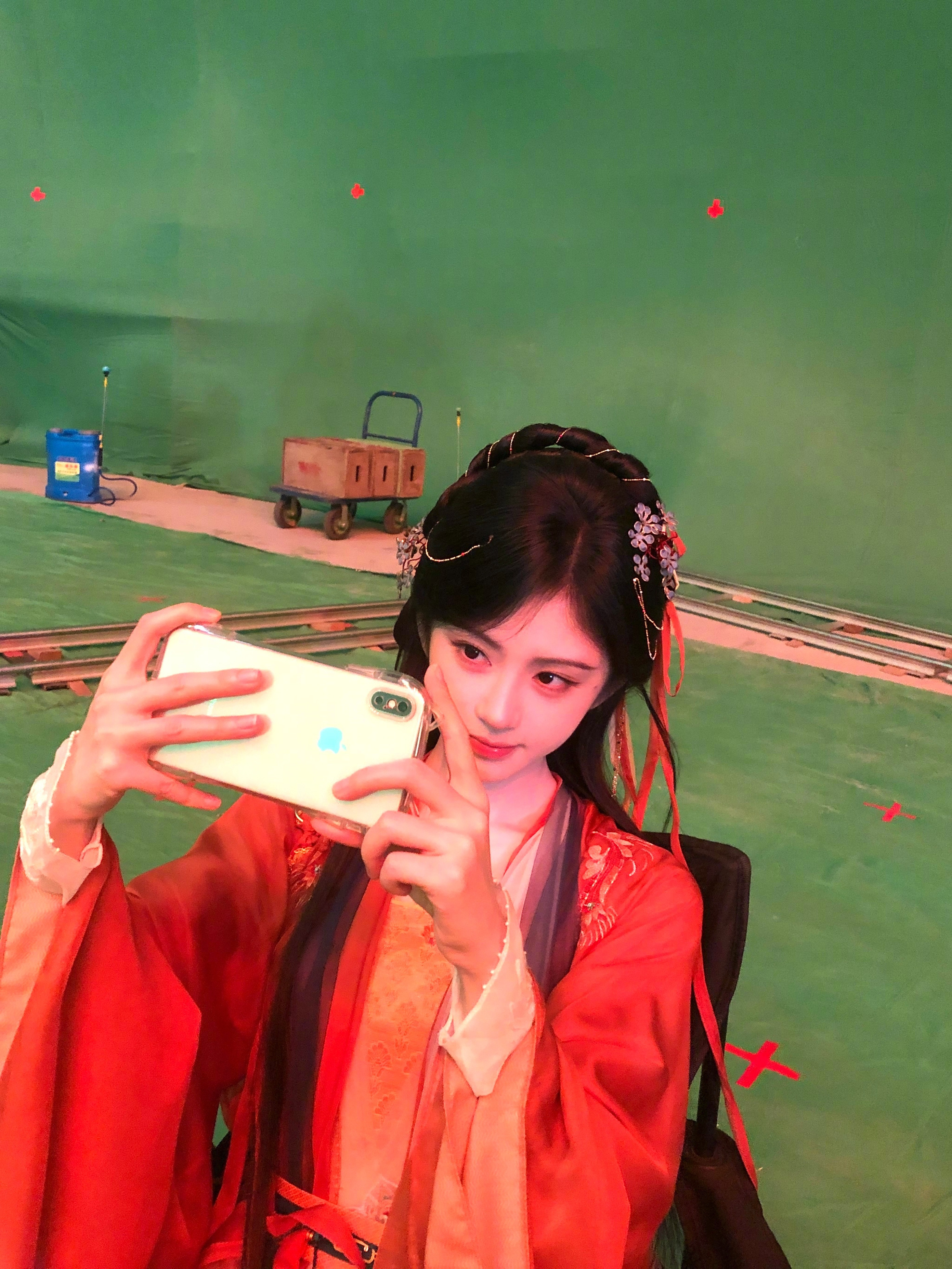 红衣苏绿夏