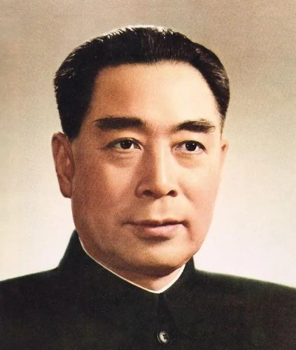 1961年，周总理带队视察江西，省委书记刘俊秀热情设宴款待，还亲自起身向周总理敬