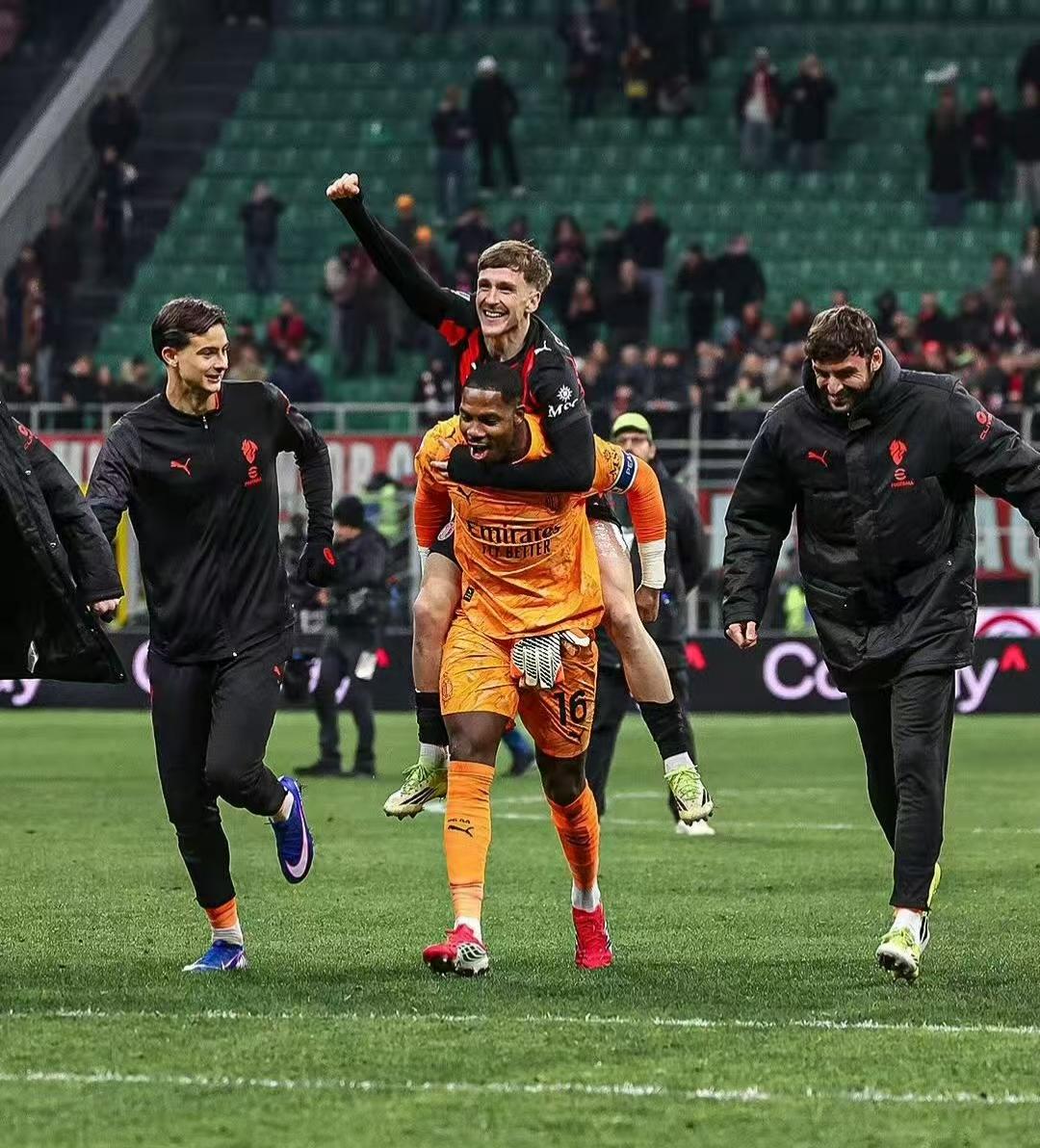 追击国米太难了！国米已经先搞定了比萨，米兰这边还要面对罗马这个强敌。不光是米兰