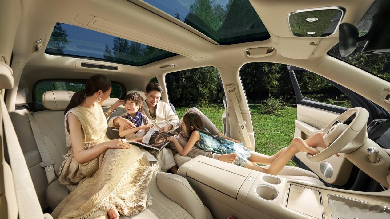 问界M8是真强！11月交付量达到16284辆，累计交付已成功突破14万辆，稳居4