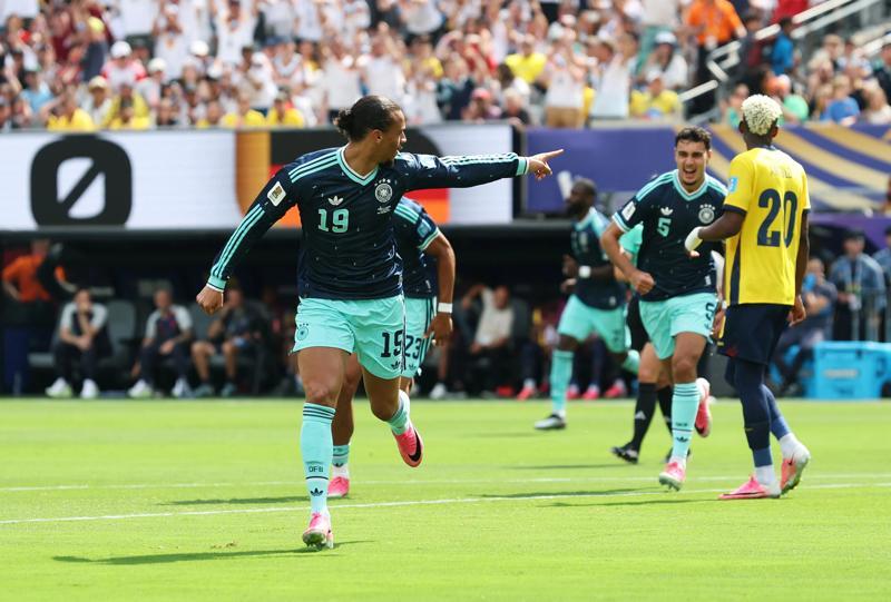爆冷！厄瓜多尔2-1逆转德国出线谁能想到，带着各项赛事11连胜光环、提前两轮
