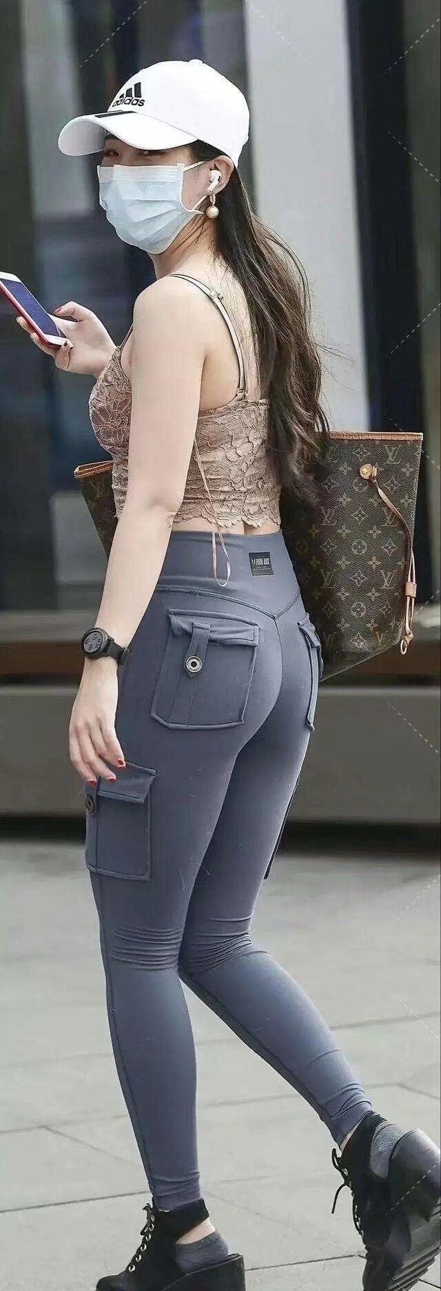 小事，看人品；细节，见人心。人与人之间交往，不用去猜测人心。时间会告诉你，谁真谁