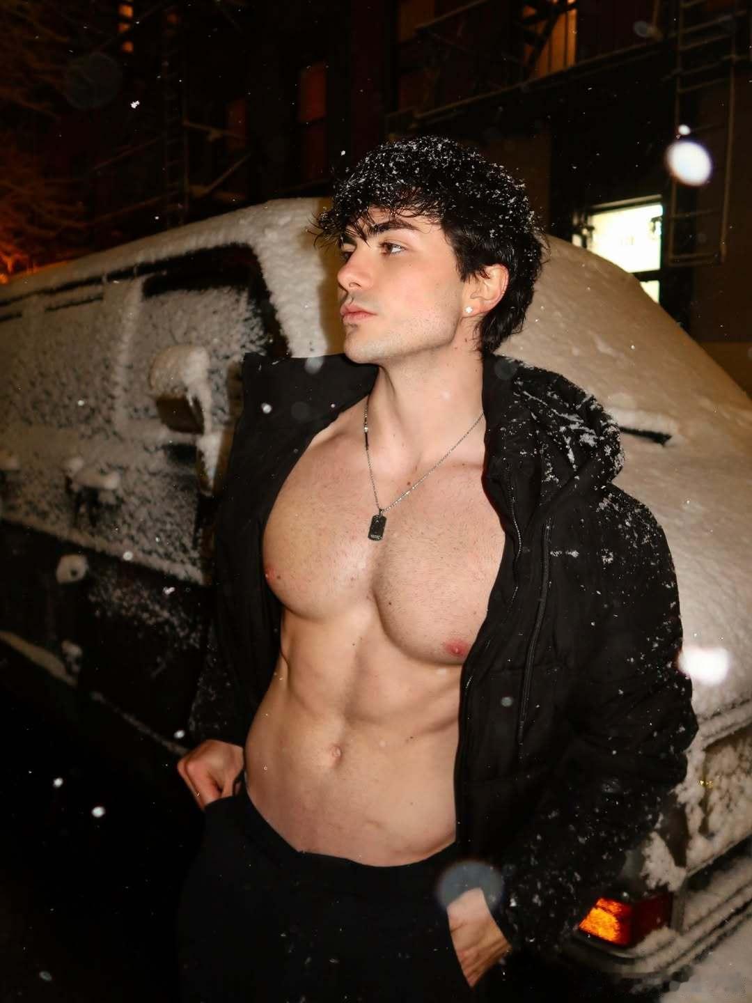 才发现减肥路上最大的阻碍是上班减肥是个生活习惯，加油吧少年。澳大利亚