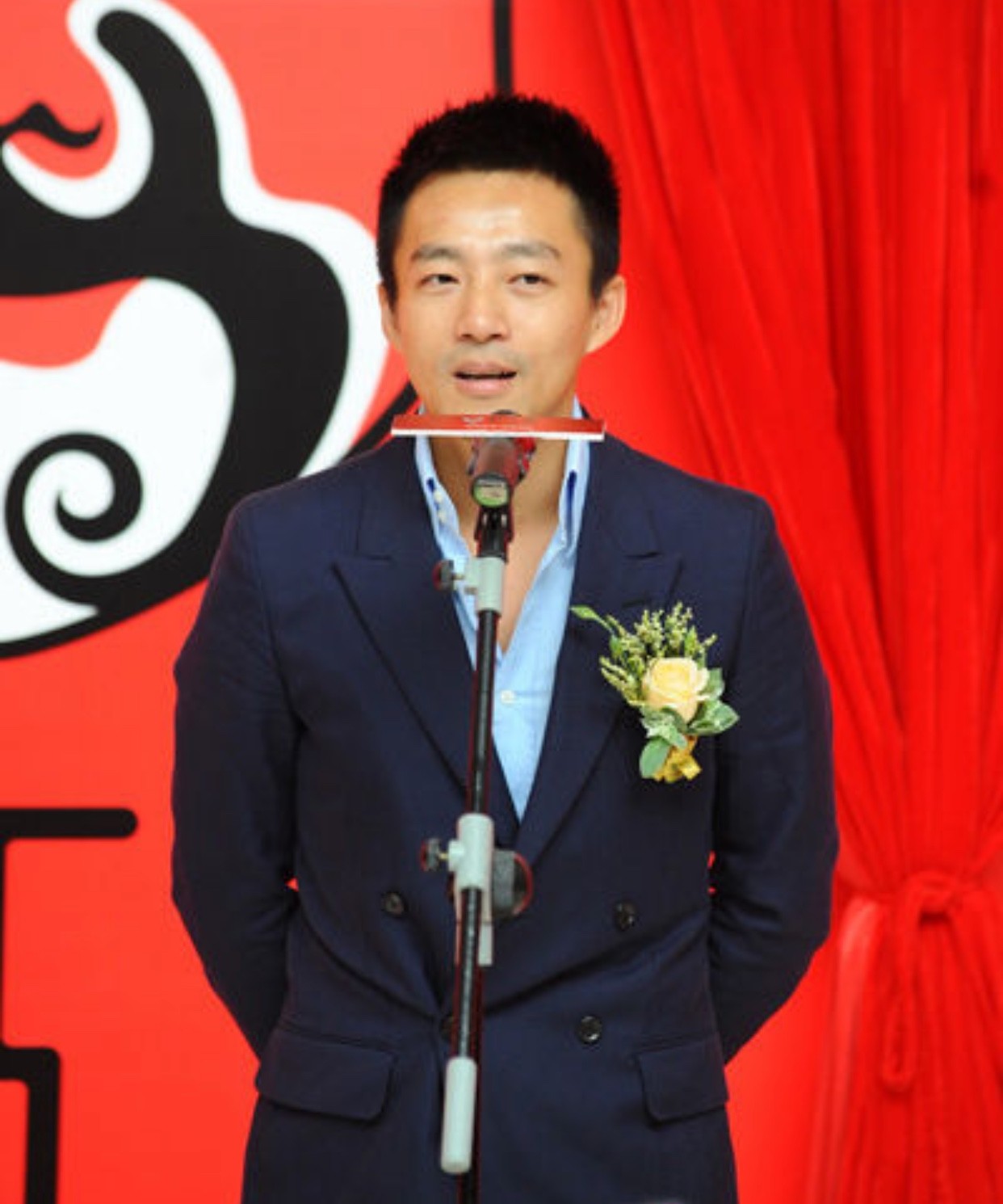 湾湾的同事神秘兮兮跟我说现在那边，对汪小菲的风评变天了我连忙问她为什么，她是