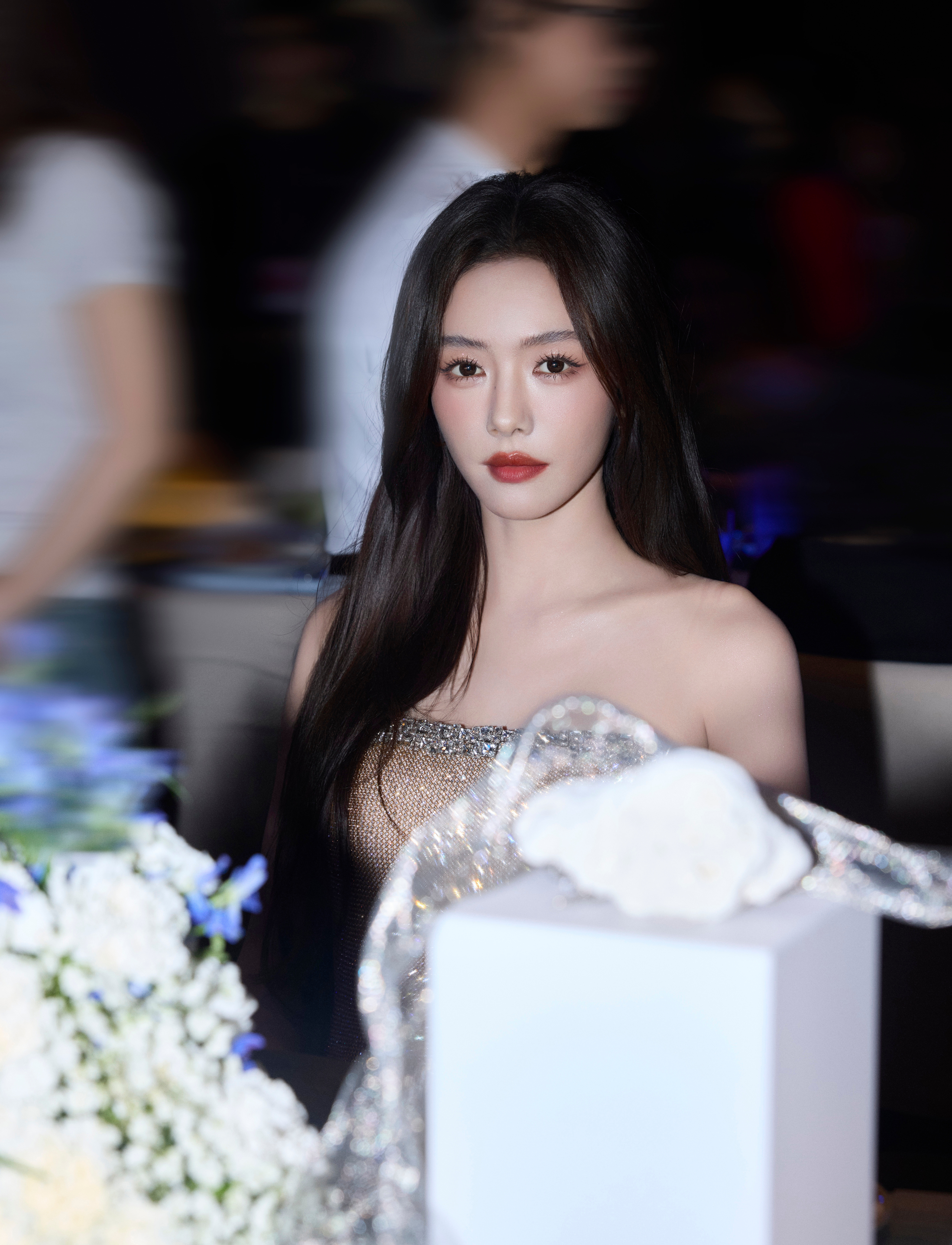 👠蔡文静毕竟《掌中之物》po文赛道一片天谁见文静不递烟