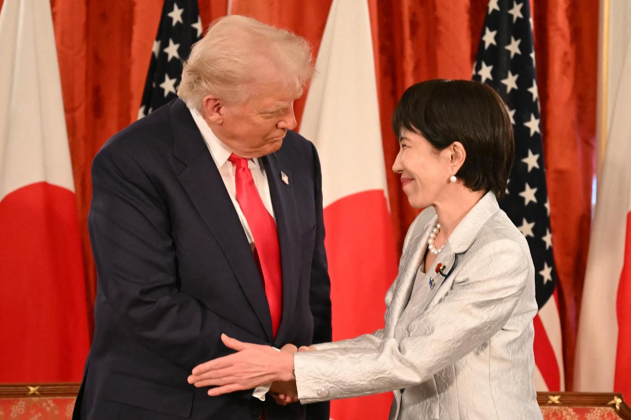 【特朗普见高市早苗：非常欣赏日本的军火订单，美国制造是最牛的】特朗普今早会见高市