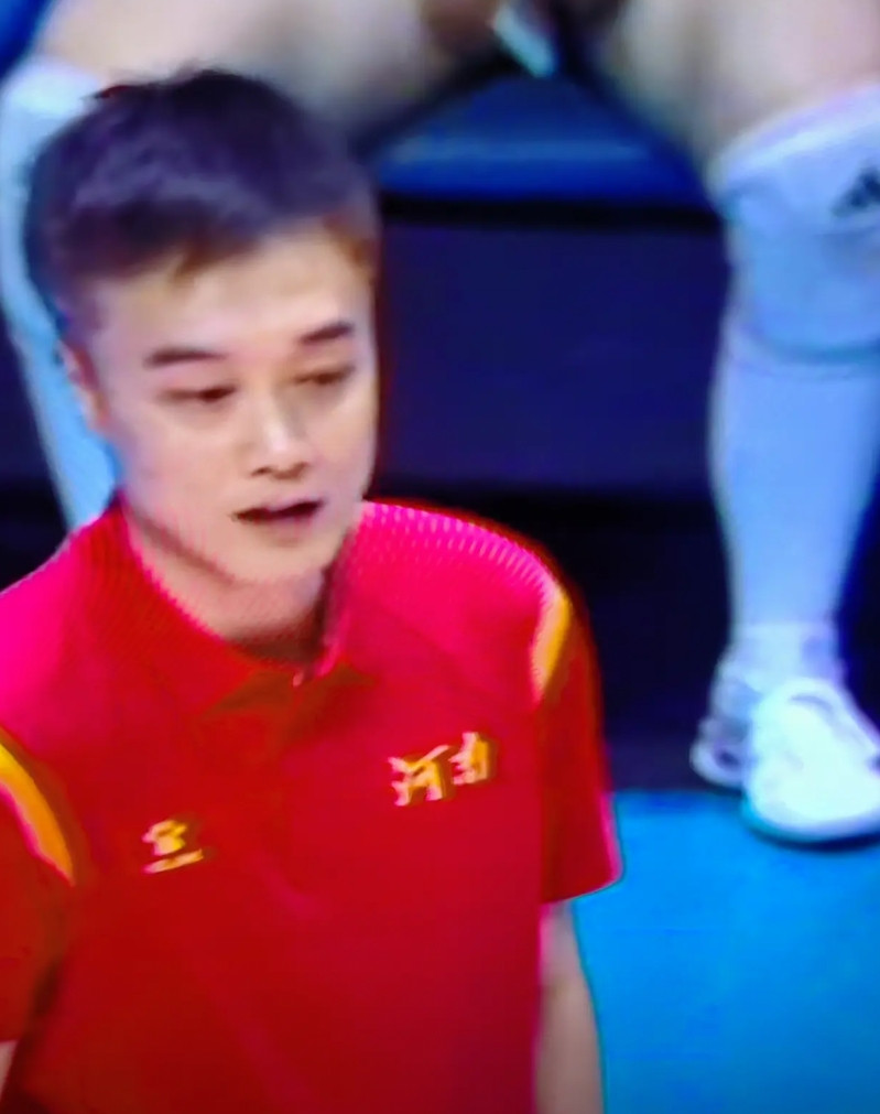 河南女排能战胜天津女排，与教练有很大的关系。焦帅心胸宽阔，谦虚用人，大胆放权使用