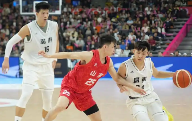 北京时间11月6日，今日的全运会男篮有6场比赛，分为3个时间段，赛程如下：13