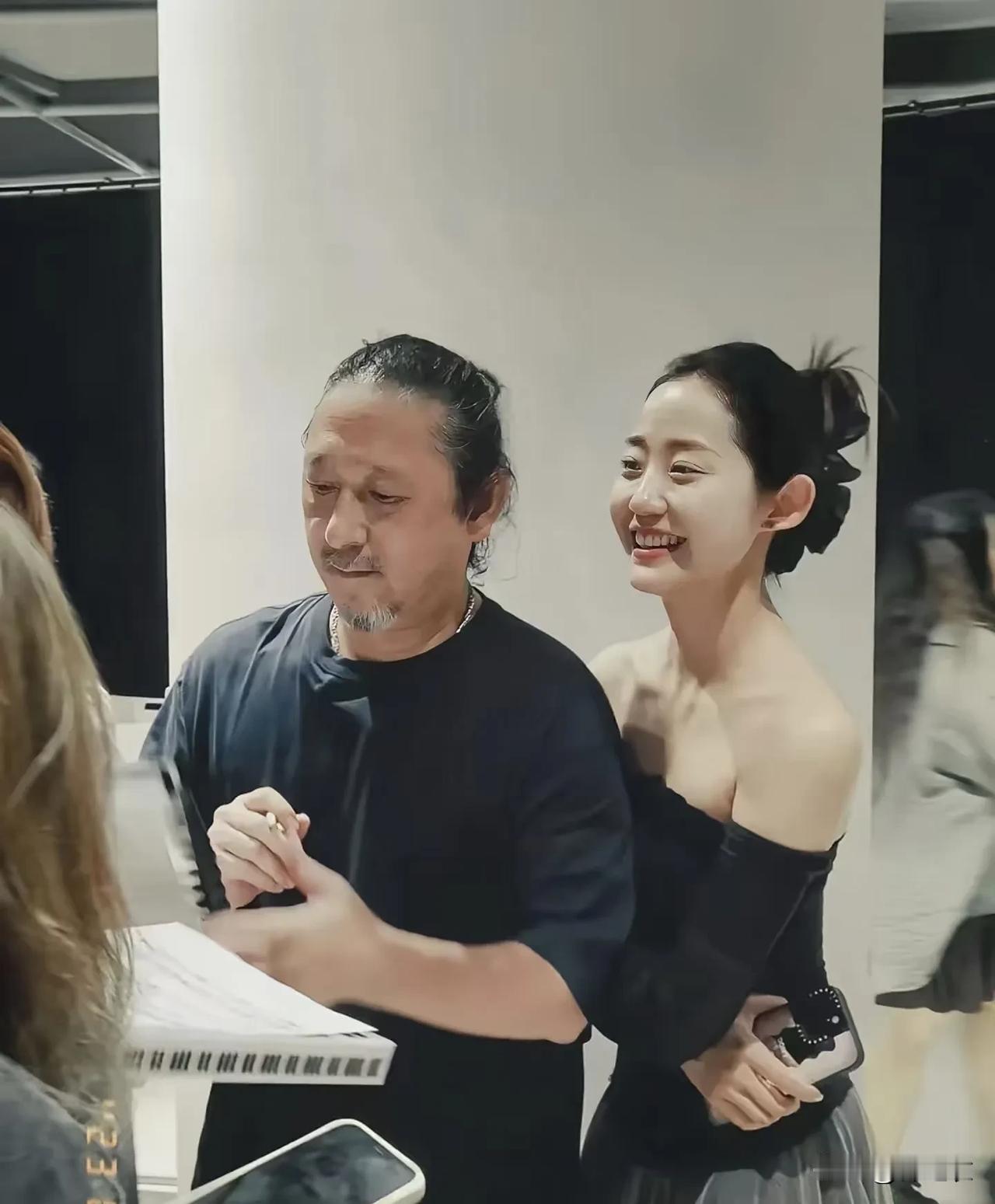 三宝其实还是很吃万千惠这一套的，要不他也不可能配合她来上节目，还把刘欢也找来。