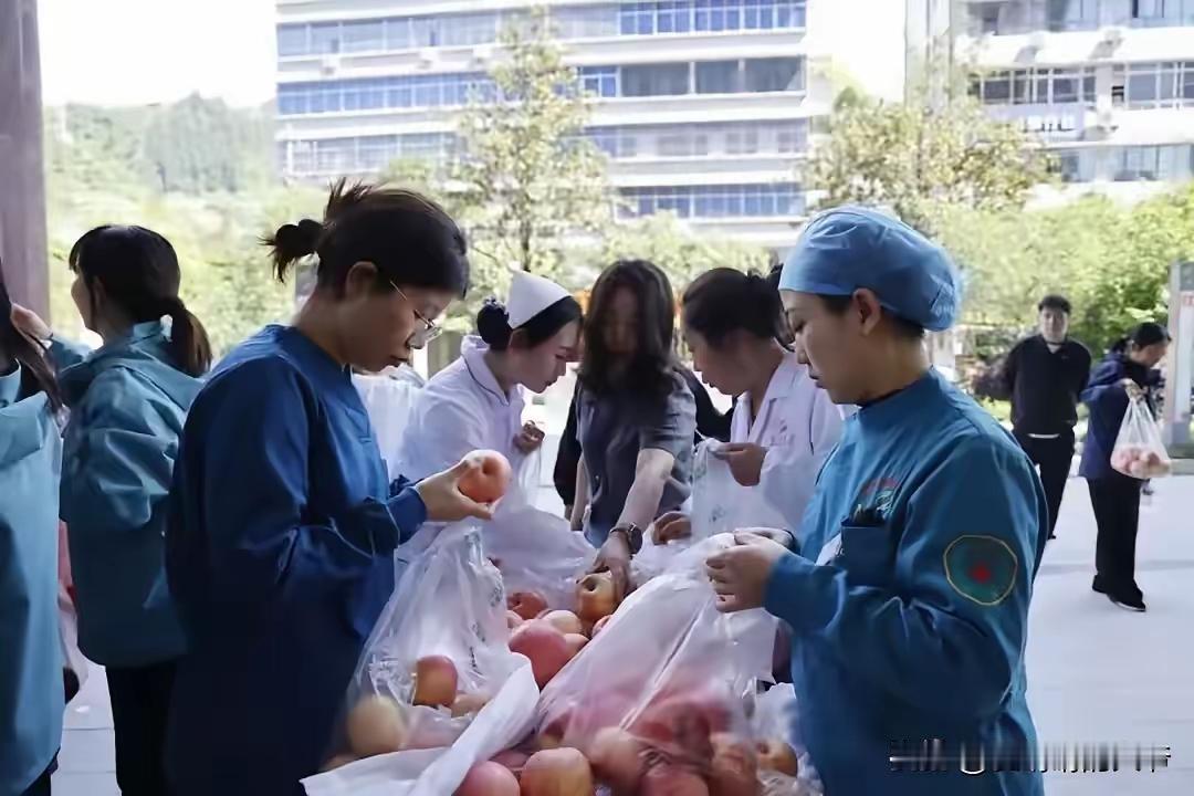 那一刻，躺在抢救室里的陕西汉子吉耀仲，心里装的不是自己的命，而是医院外那辆货车里
