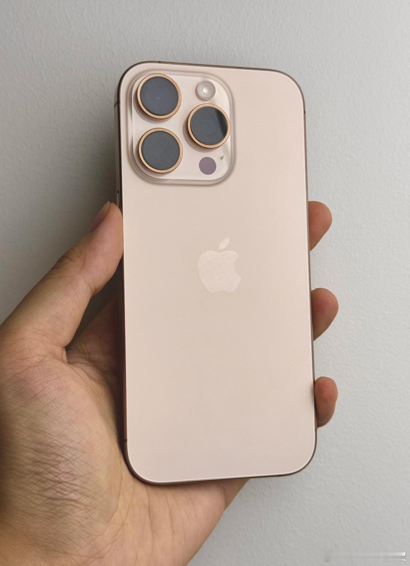 半年前：iPhone16Pro是现在最好的手机。半年后：iPhone16