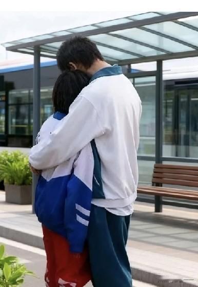 6年级的女儿跟我说的一番话，简直让我惊呆了！她：他们班有3对