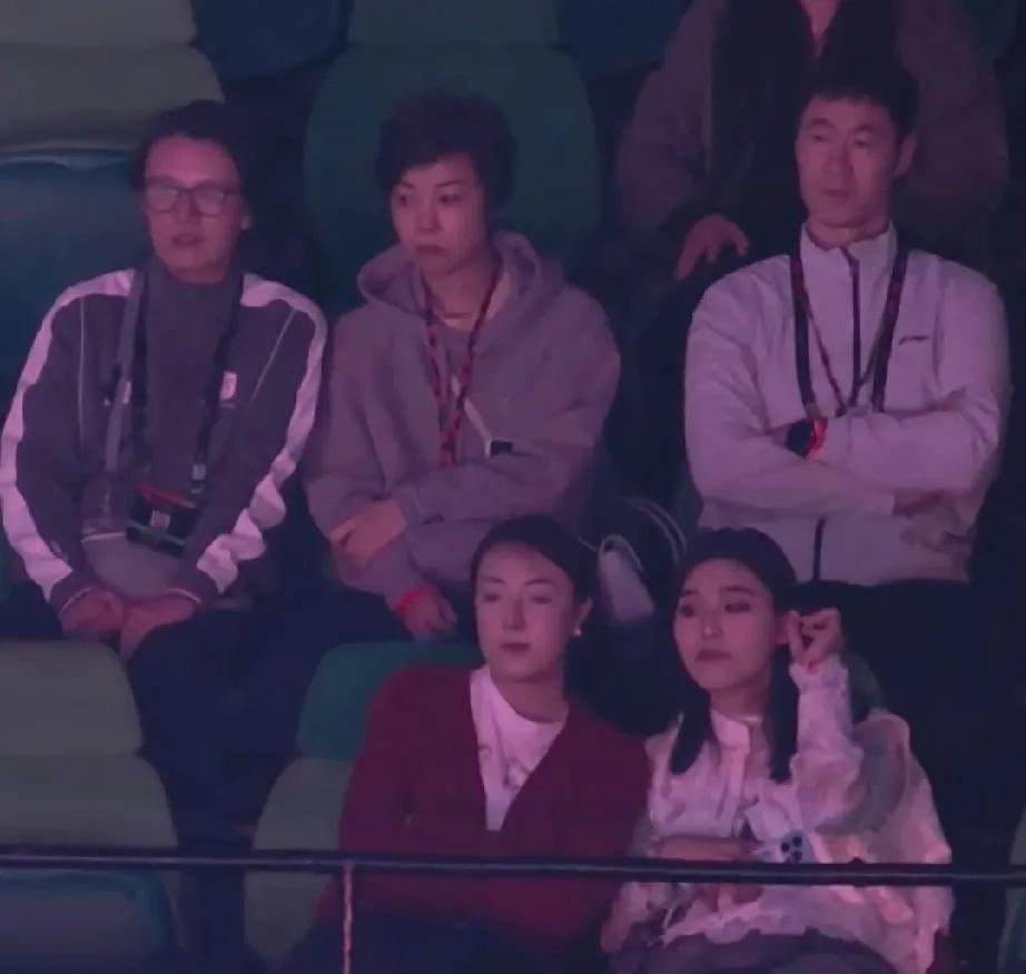 王励勤主席这次改革的力度不小，WTT香港总决赛能让年轻教练上，以前平常的赛事也不