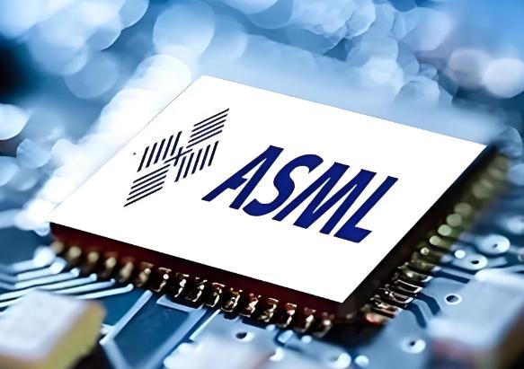 随着中国对荷兰半导体稀土的管控限制，正当大家以为荷兰会服软的时候，10月31日，