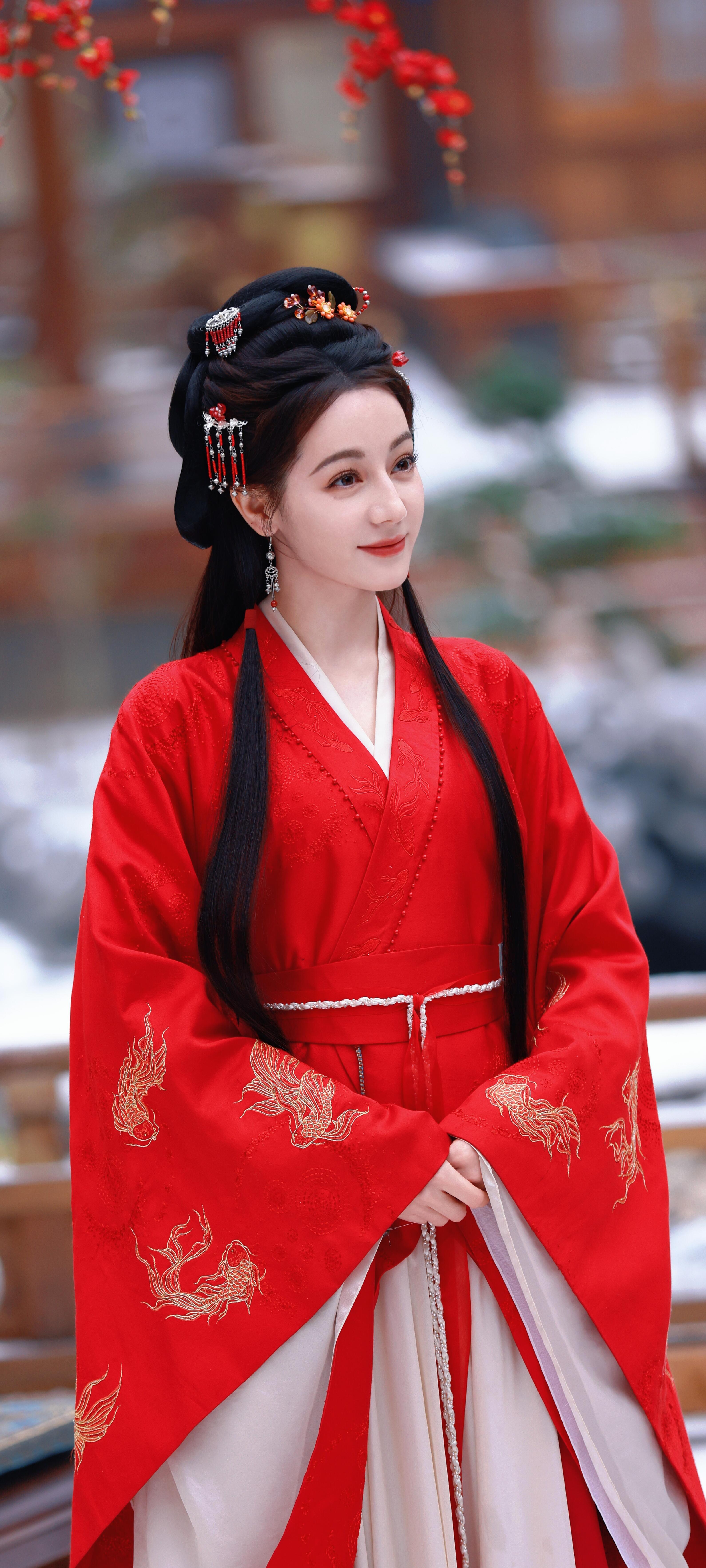 白日提灯这个ct就这么上了，肯定有点说法了！迪丽热巴的剧又要来了，贺思慕看着就很