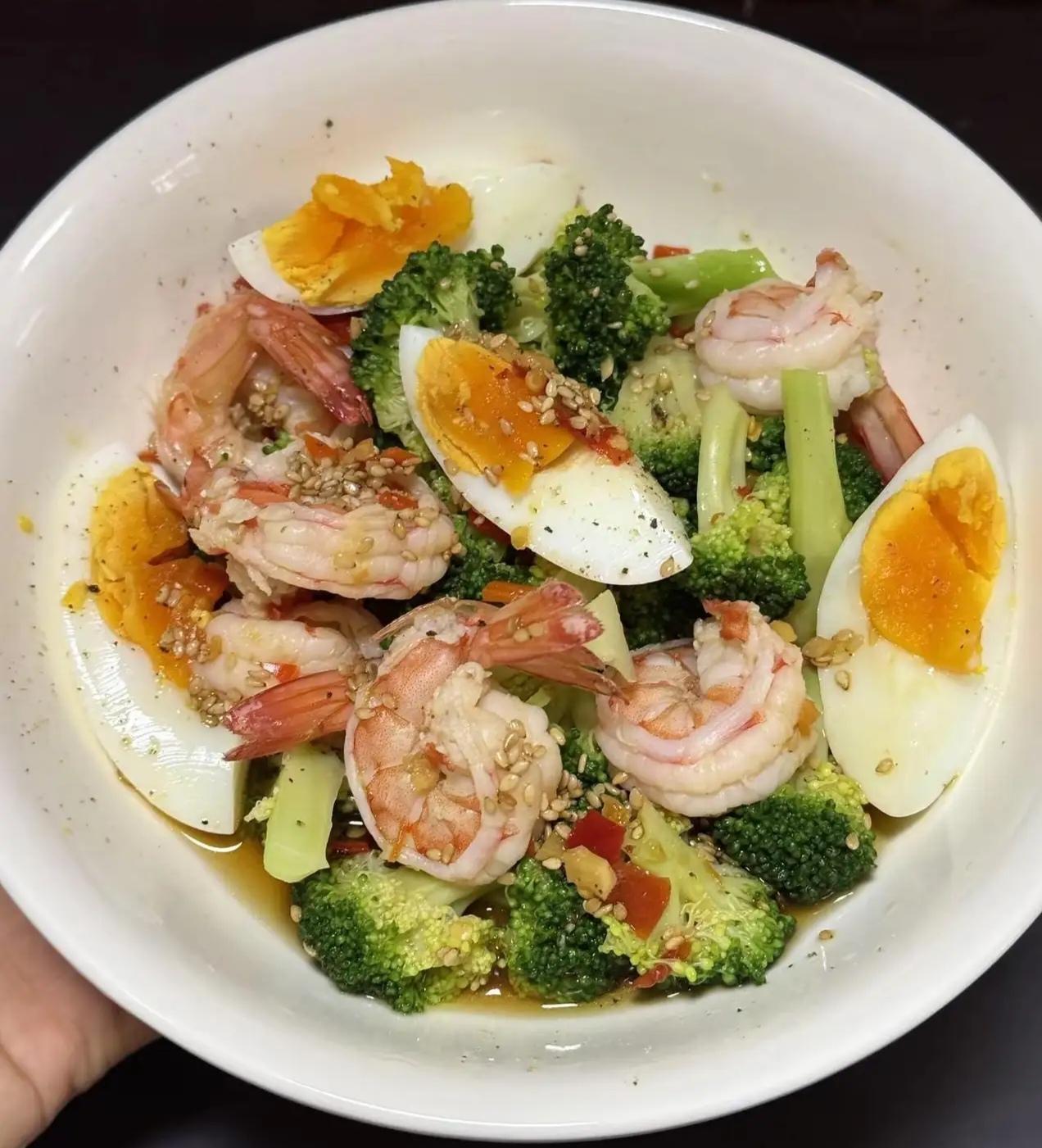 自己做减脂餐的快乐真的会上瘾！为了瘦到100斤，我坚持了十几天