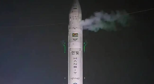 要不是韩国、日本、印度等国经常火箭发射失败，普通中国人恍惚中都以为，发射个火箭和