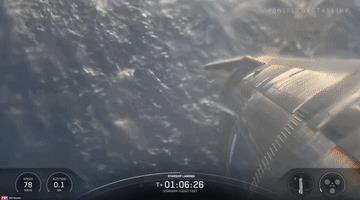 SpaceX的星舰经历两次延期后，终于完成了第十次试飞任务。虽然重型助推器和星舰