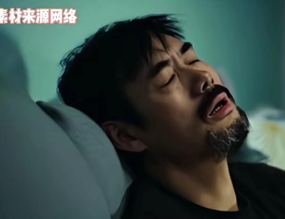 一位男子满心感慨地倾诉，自己含辛茹苦托举女儿长达20年，如今女儿凭借自身努力被保