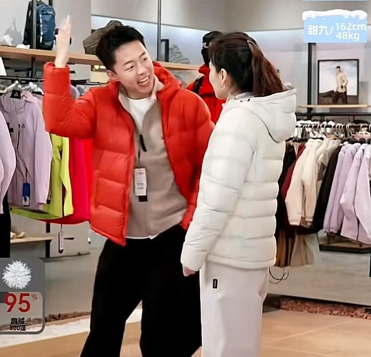 一张飞往泰国的机票，撕碎了YOYO和杰西的小品剧本。你以为这只是主播的临时行程