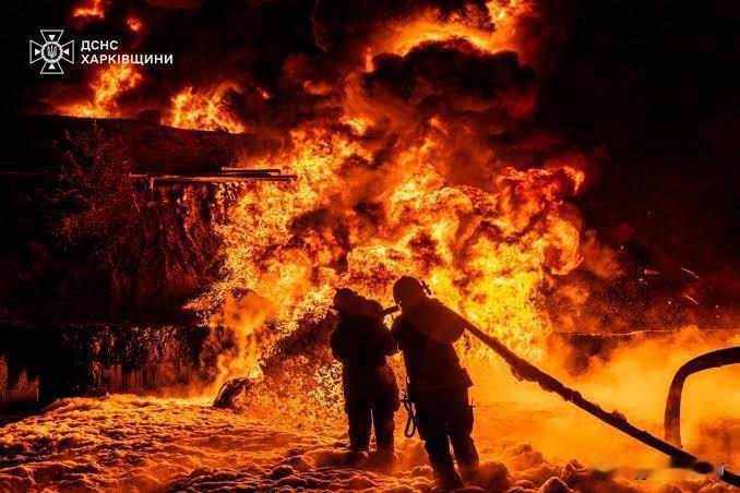俄罗斯已经把乌克兰电力能力炸掉近一半了，俄军还要继续狠狠打，彻底打残乌克兰电力体