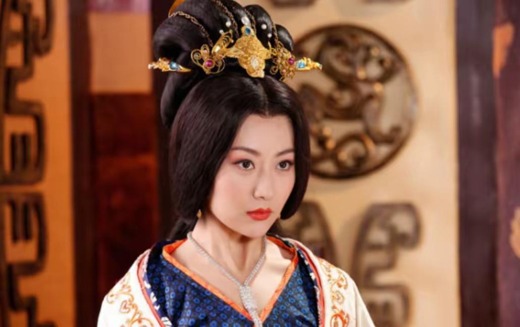 396年，东晋皇帝司马曜喝高了，就对身旁的张贵人说：“你年近三十，美色大不如前，