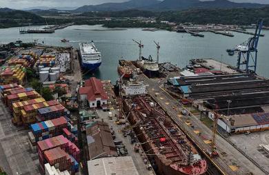 中方现在不是要考虑怎么跟巴拿马怎么去谈判港口问题，而是当我们胜诉之后要向巴拿马要